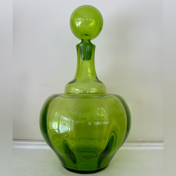 Mid Century Modern Myers Ribbed Decanter in OLIVE. Blenko #6935